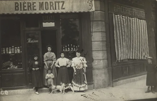 Bar épicerie fruiter, Lille by Unidentified Photographer, photograph, 1917