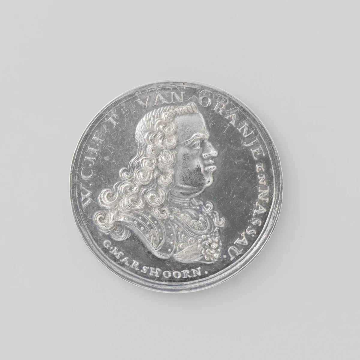 Verheffing van de prins van Oranje tot stadhouder en erfstadhouder van Holland en West-Friesland by Gerrit Marshoorn, metalwork, 1747