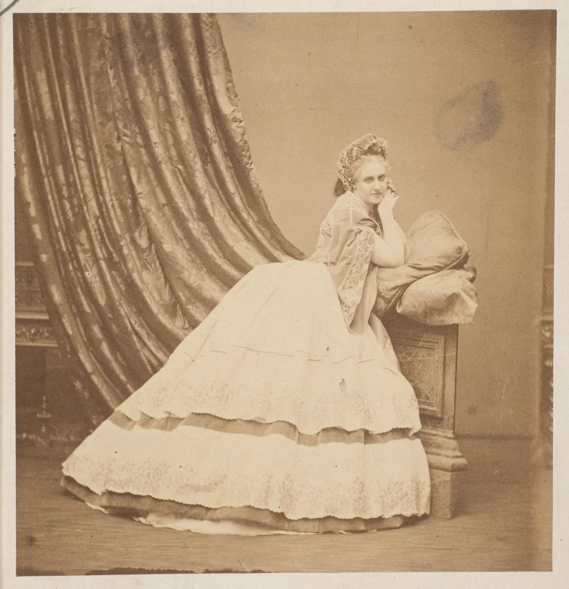 La casagne de velours by Pierre-Louis Pierson, photograph, 1860-1869