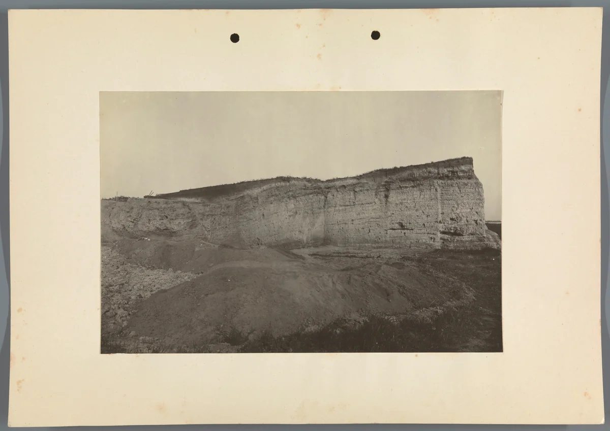 Archeologische opgravingen bij een terp, Tószeg by Albert Egges van Giffen, photograph, 1928