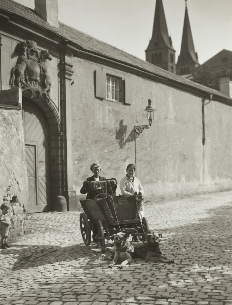 Organ Grinders by August Sander, photograph, 1928