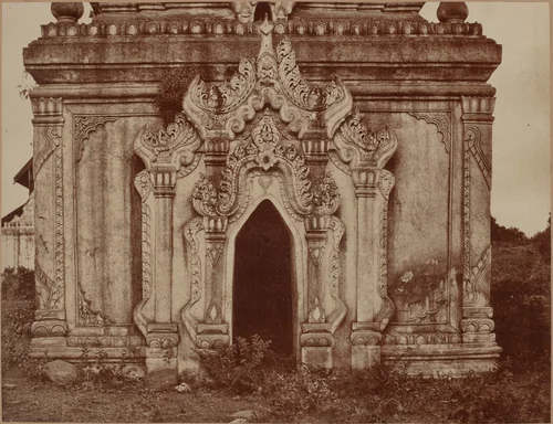 Tsagain Myo: Doorway of a Small Pagoda by Linnaeus Tripe, photograph, 1855