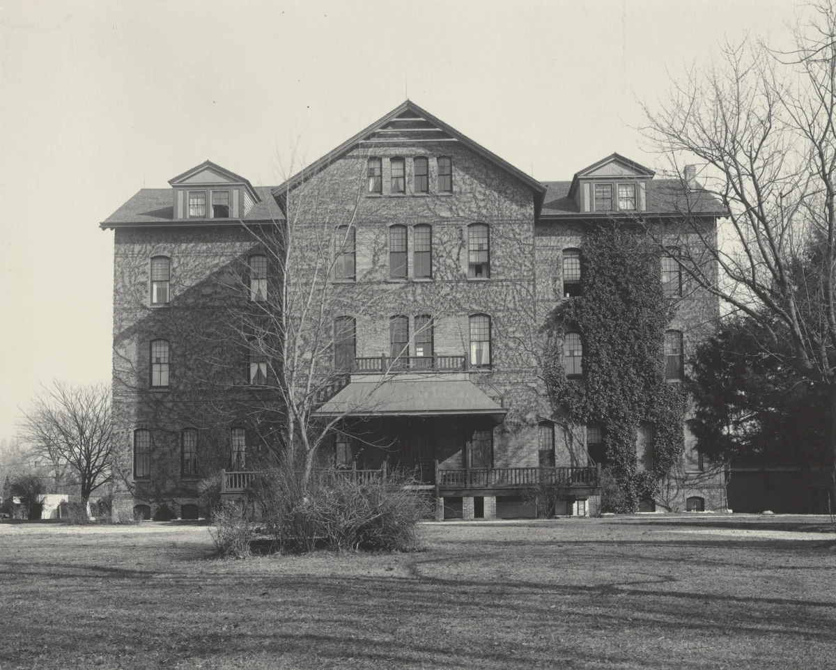 Winona. Dormitory for Indian girls and teachers by Frances Benjamin Johnston, photograph, 1899