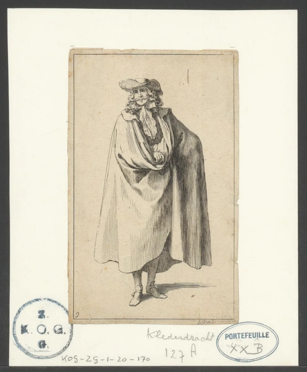 Heer in lange cape, met hoed, van voren gezien by Sébastien Leclerc, print, 1685