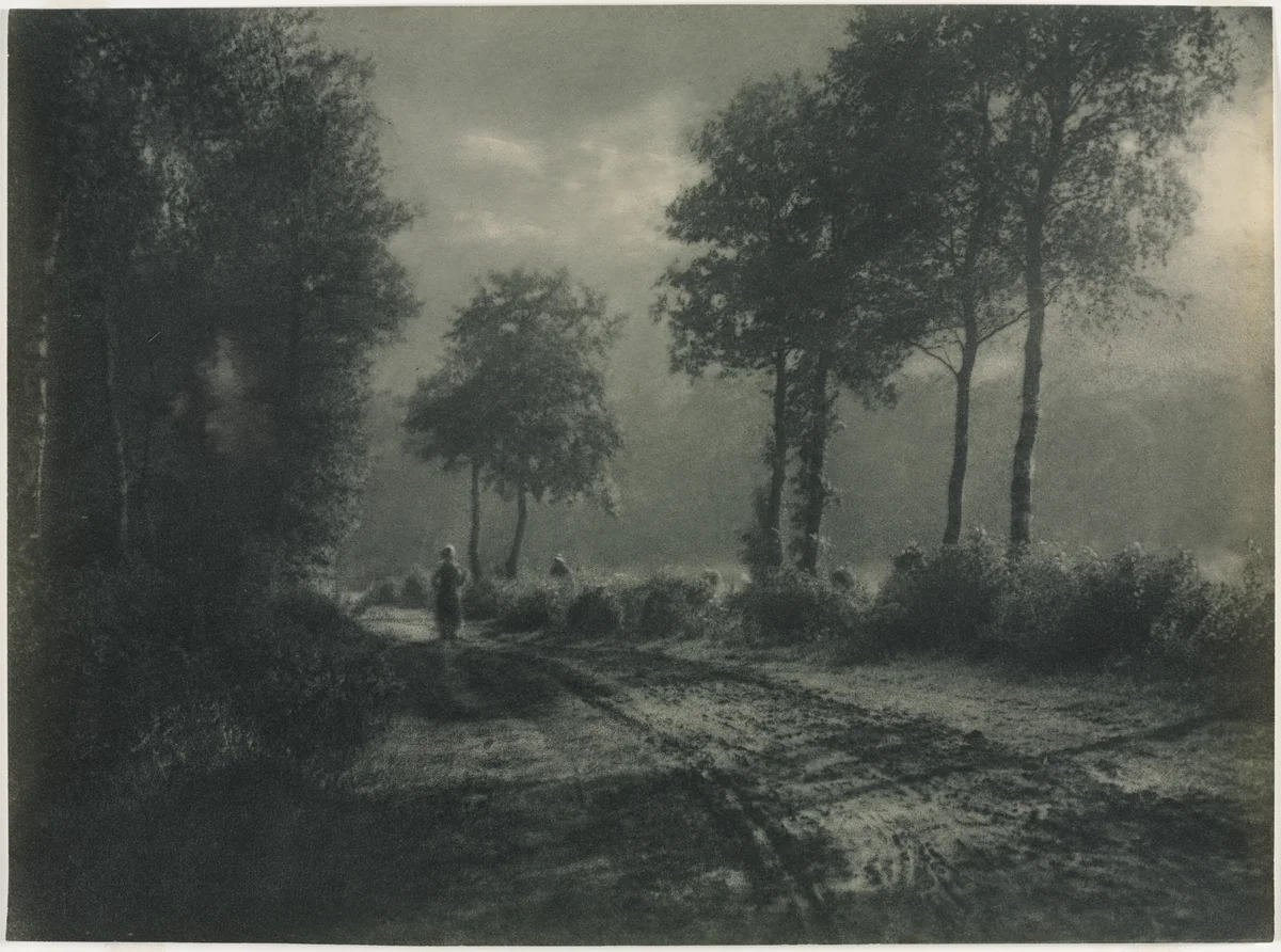 Women on a Country Road by Léonard Missone, photograph, 1923-1933