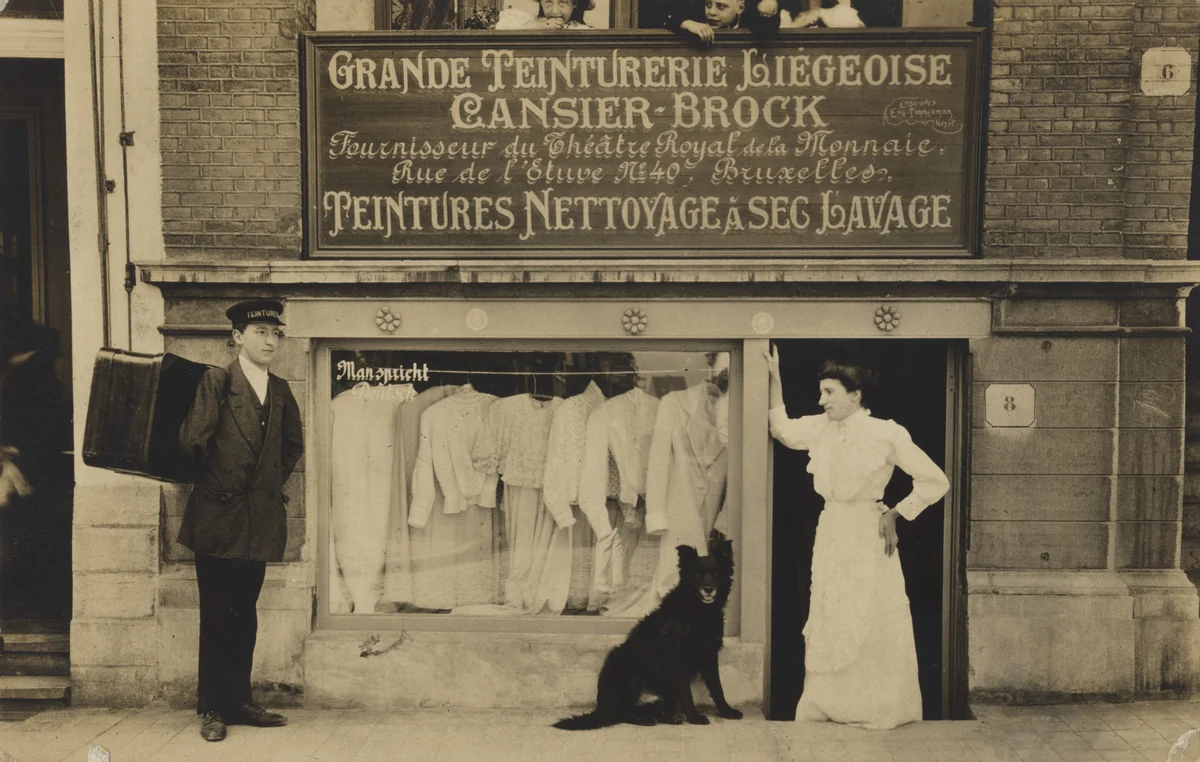 Grande Teinturerie Liégeoise, Cansier-Brock, Teintures - nettoyage à sec – lavage, Fournisseur du Théâtre Royal de la Monnaie, rue de l’Étuve no 40, Bruxelles, Liège by Unidentified Photographer, photograph, 1911