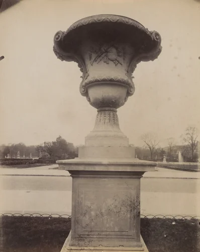 Tuileries - Vase by Eugène Atget, photograph, 1911