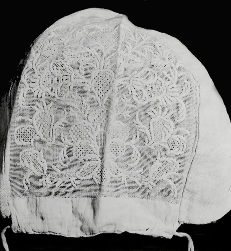 Cap Back by France, textile, 1701-1800