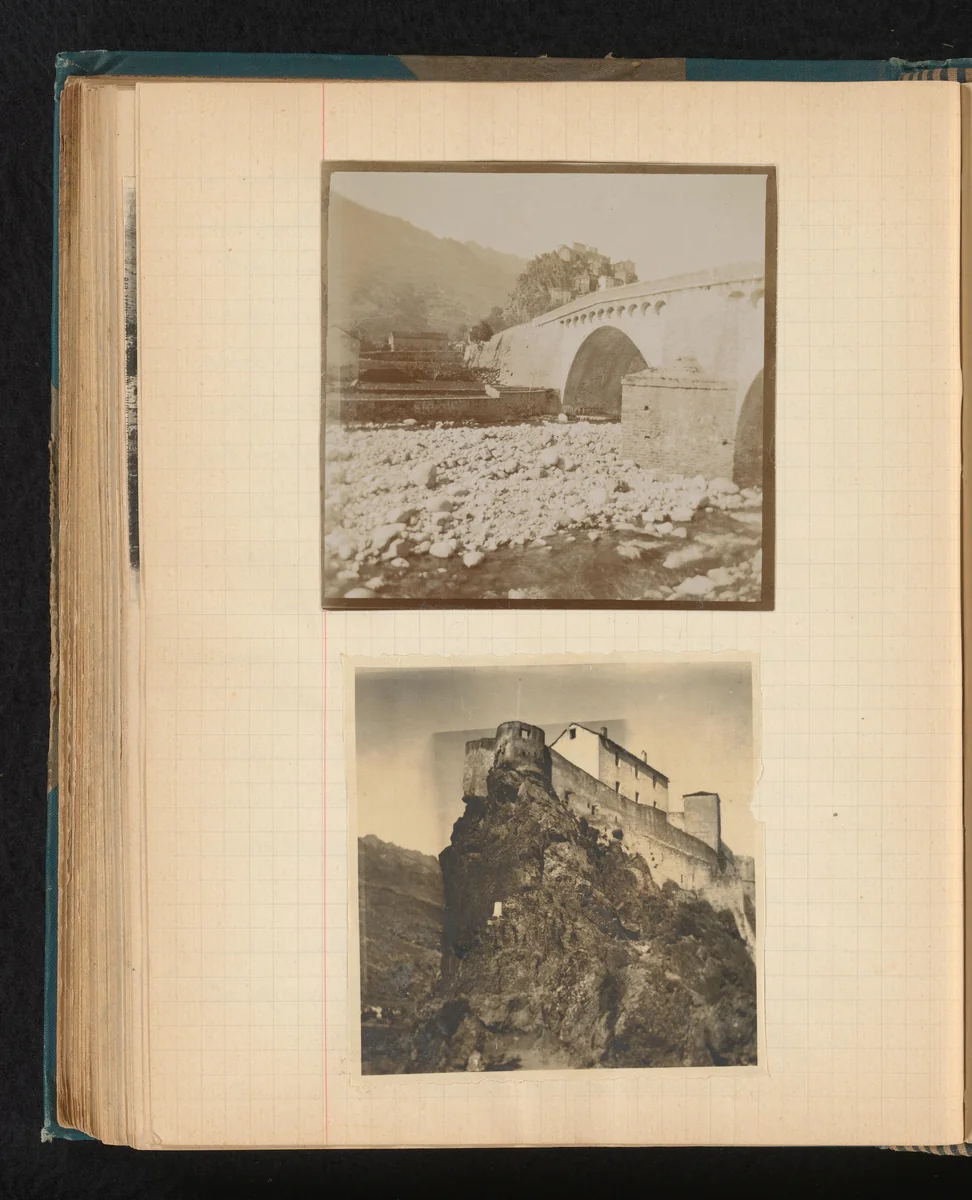 Gezicht op de oude stenen brug en de citadel in Corté, Corsica by Théodore van Lelyveld, book, 1902