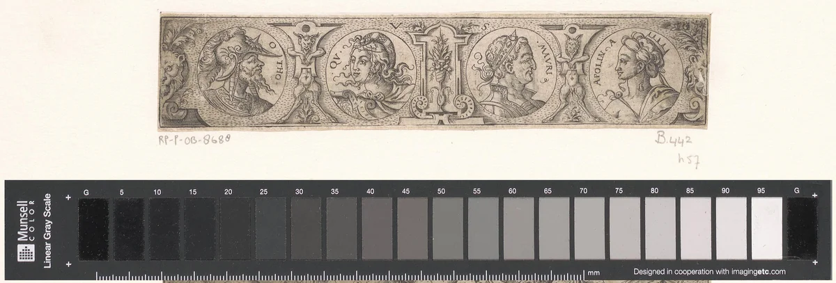 Fries met vier bustes in medaillons binnen een rolwerk omlijsting by Unknown, print, 1524-1562