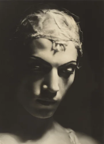Serge Lifar, "El espectro de la rosa" (Serge Lifar, "The Spirit of the Rose'") by Annemarie Heinrich, photograph, 1935