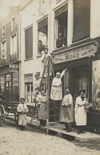 Magasin Roge, Peinture & vitrerie – décors, Société des produits As de Trèfle, Épernay by Unidentified Photographer, photograph, 1906