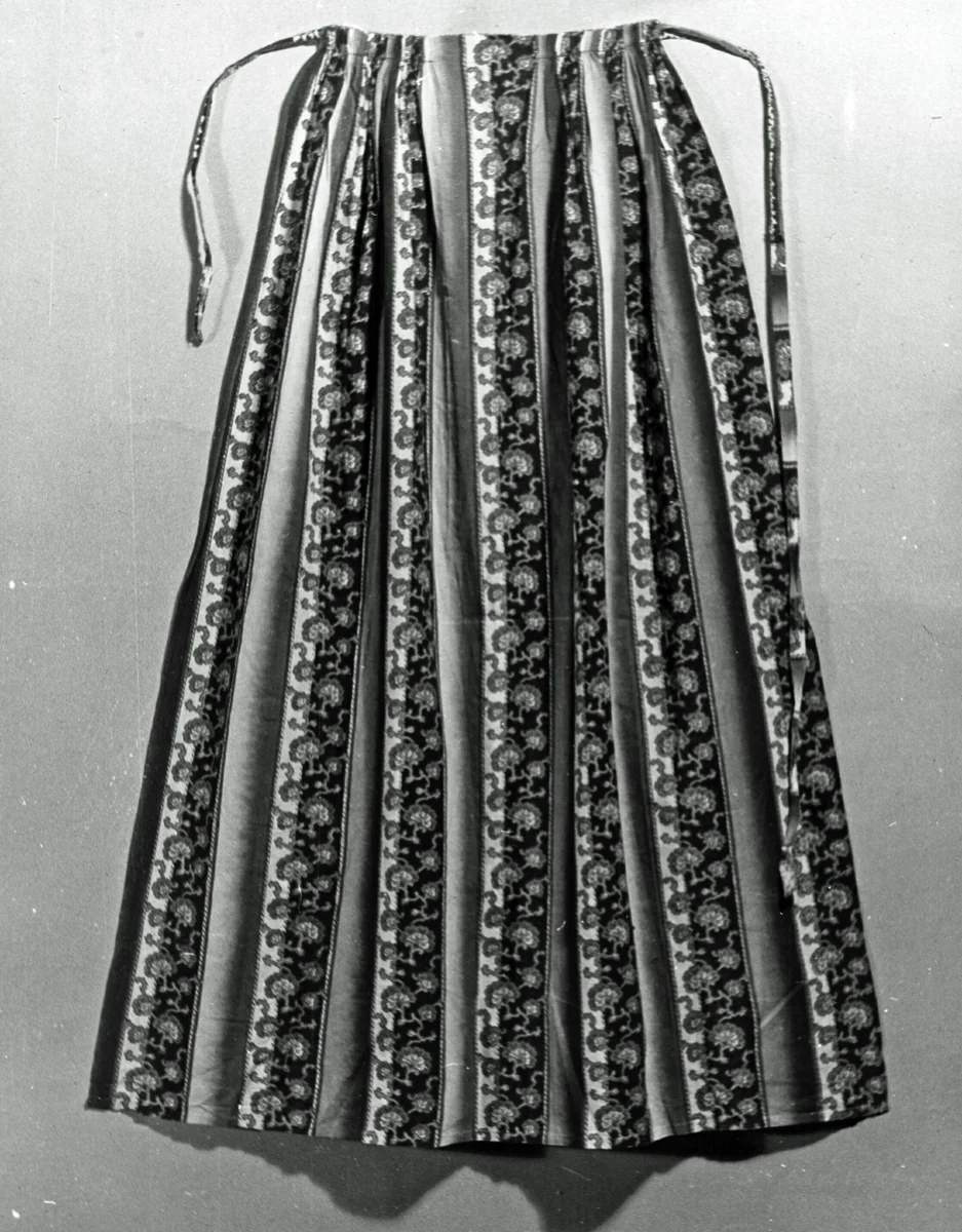 Apron by England, textile, 1840-1860