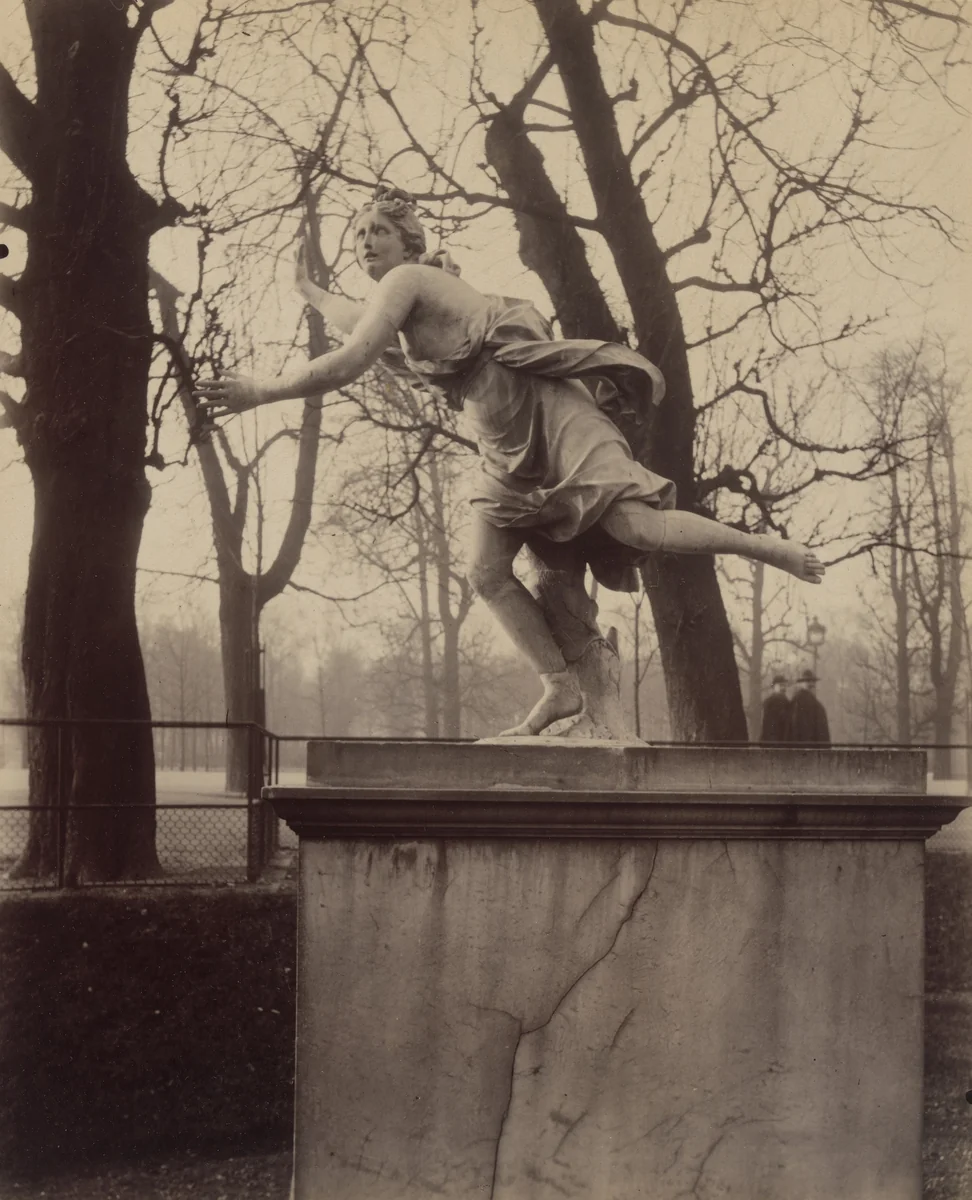 Tuileries, "Daphné" par Théodon by Eugène Atget, photograph, 1907