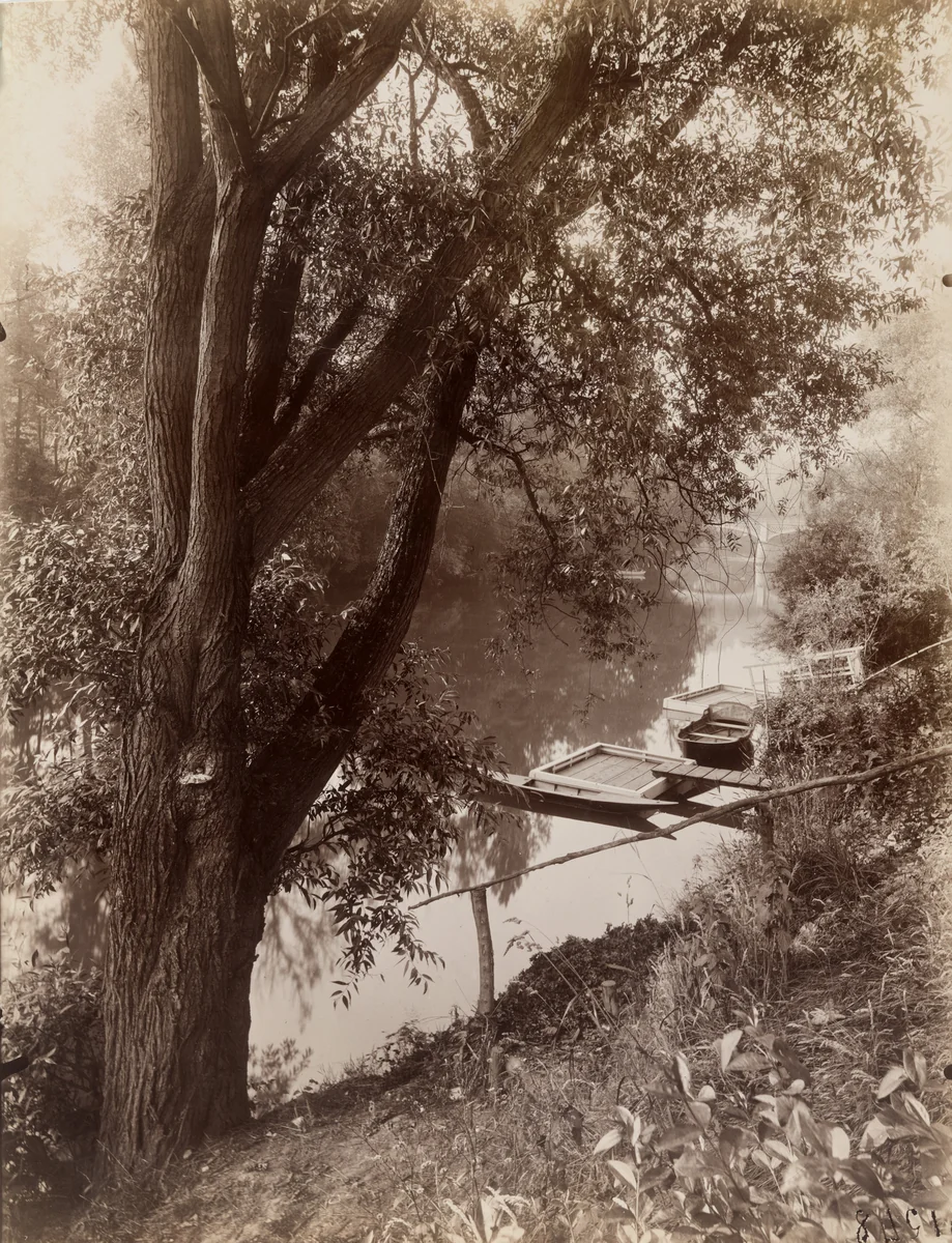 La Marne à la Varenne by Eugène Atget, photograph, 1925