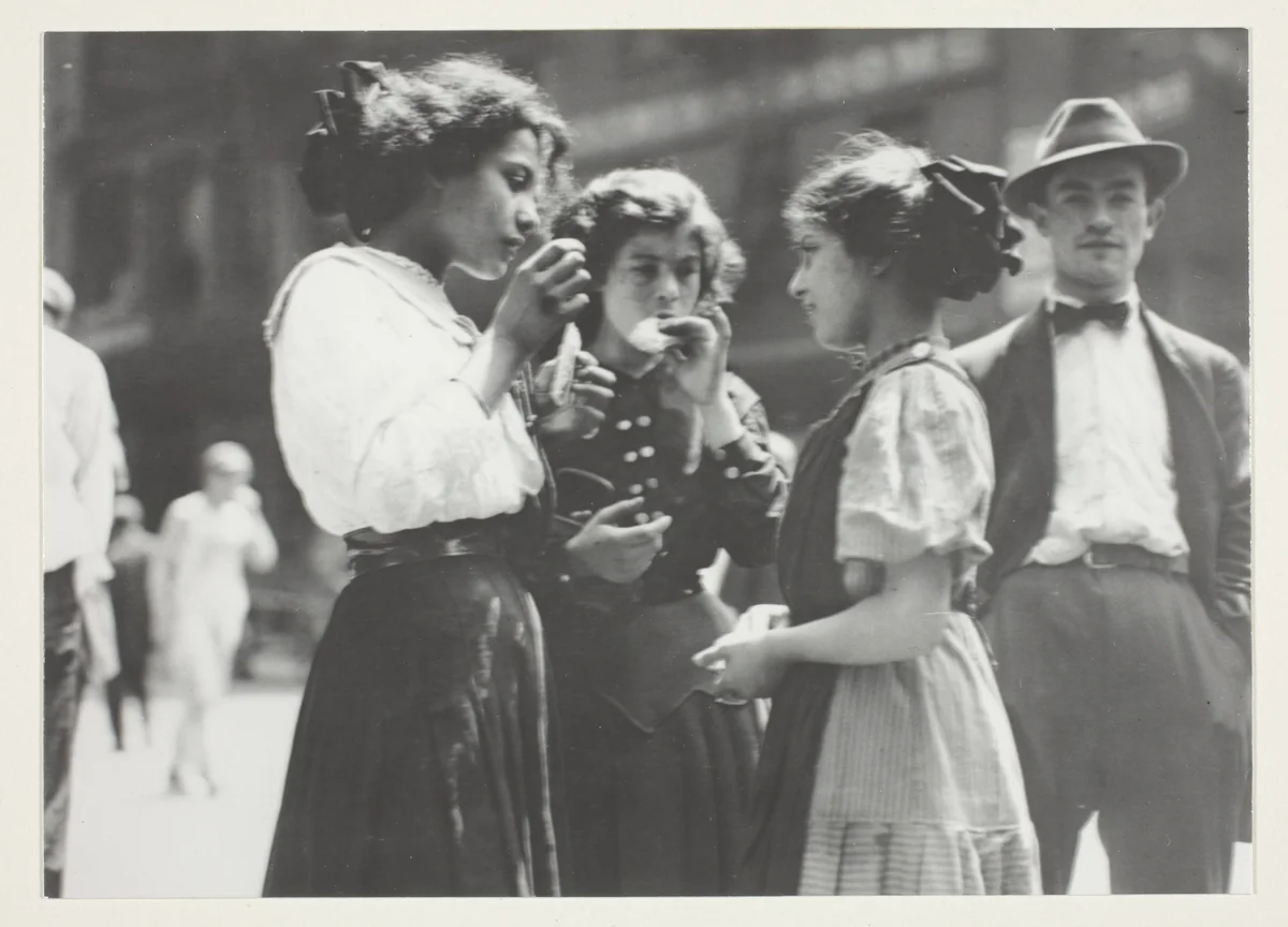 Lunchtime by Lewis Wickes Hine, photograph, 1915