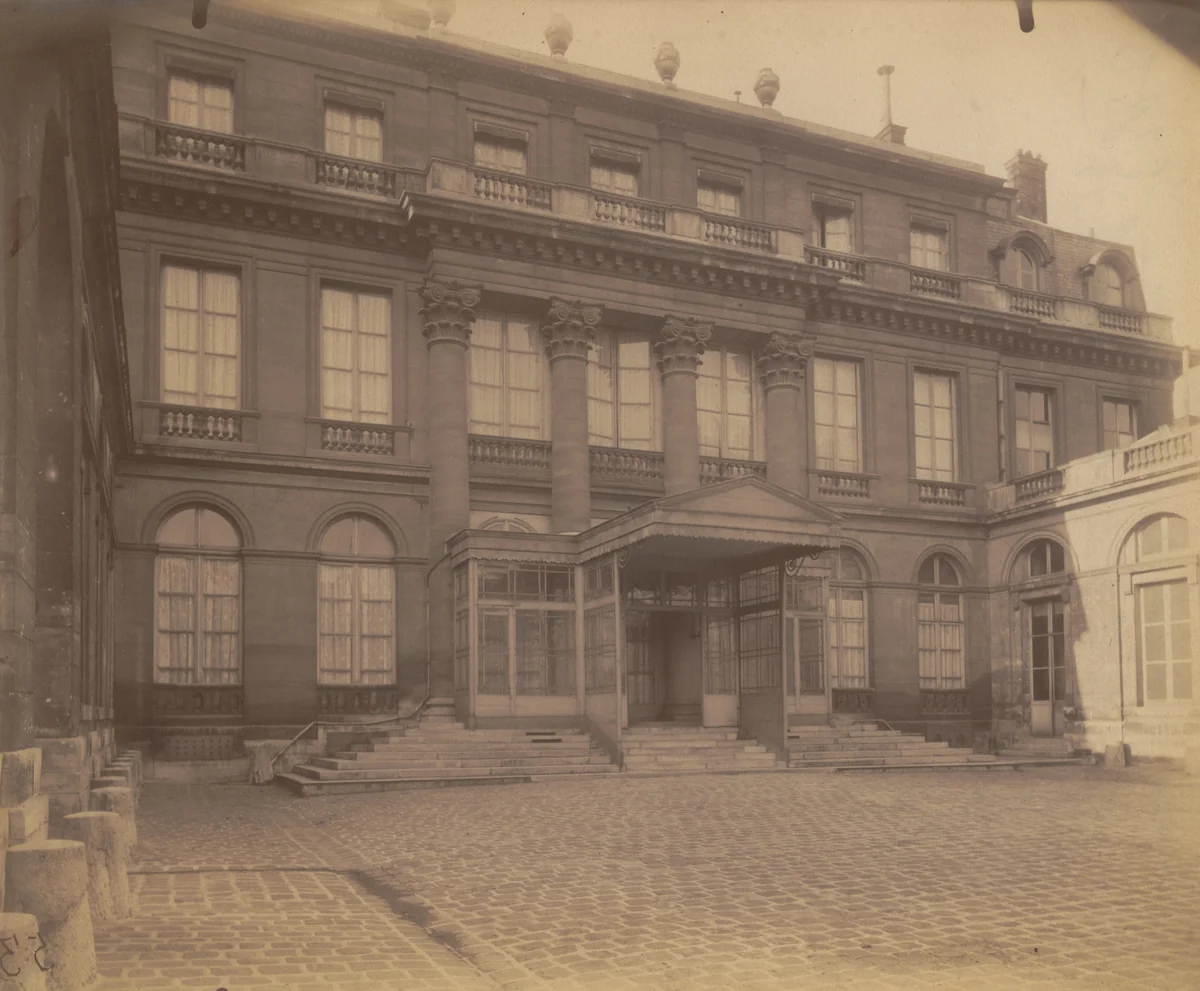 Ancien hôtel de Chanac, 127 rue de Grenelle by Eugène Atget, photograph, 1907