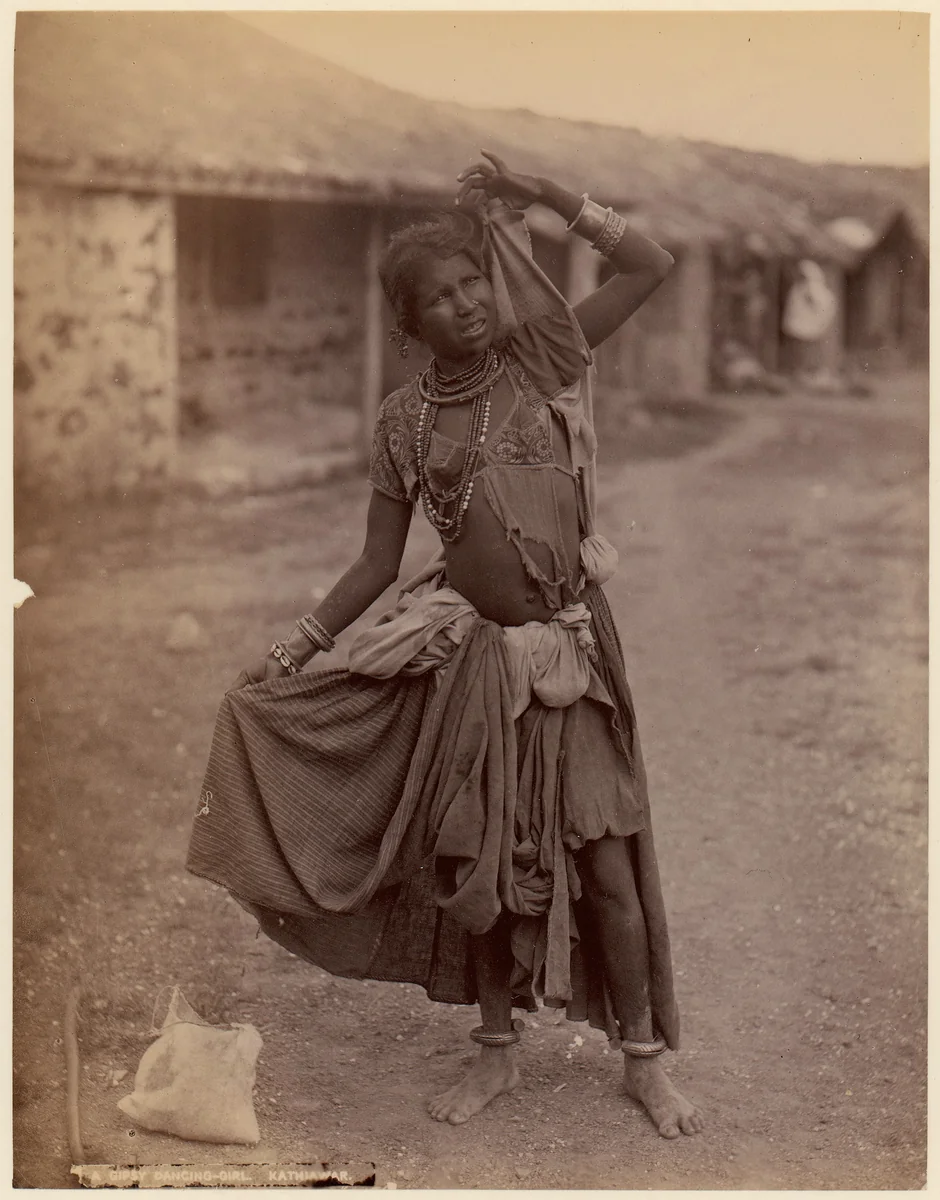 [A Gypsy Dancing-Girl, Kathiawar] by E. Taurines, photograph, 1915
