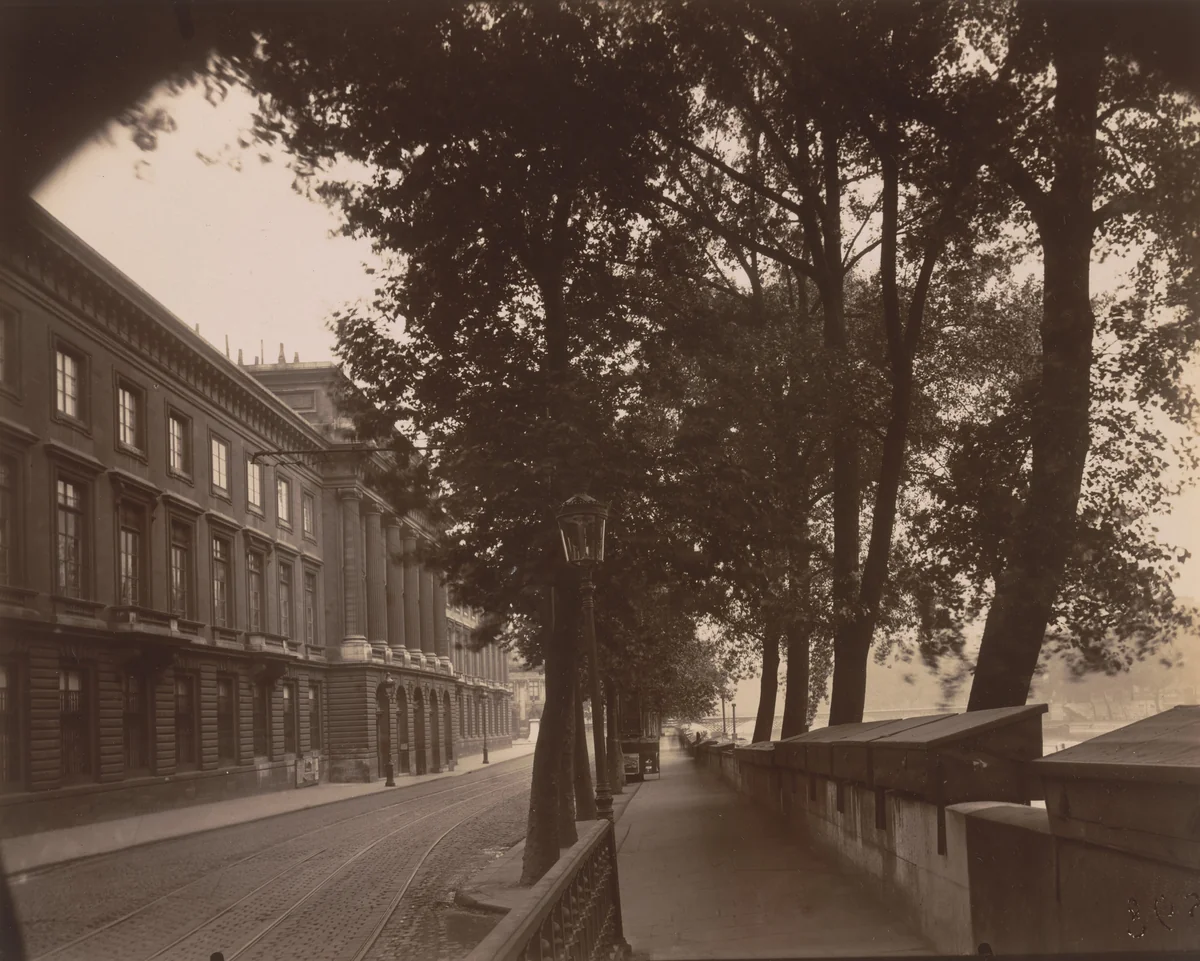 La monnaie. Quai Conti by Eugène Atget, photograph, 1925