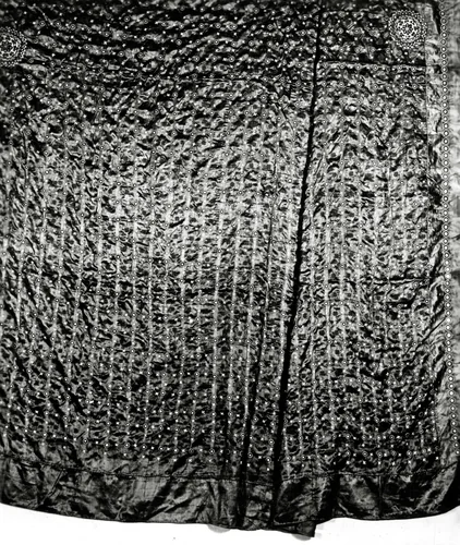 Shawl by India, textile, 1801-1900