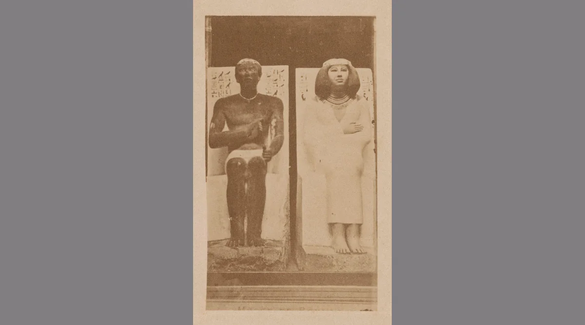 Twee Egyptische sculpturen by anonymous, photograph, 1870-1890
