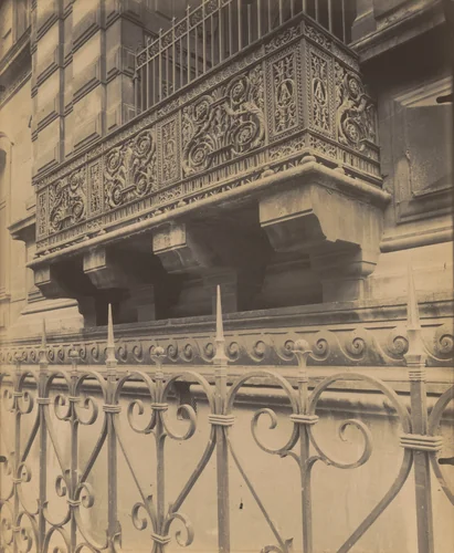 Balcon du Louvre. Dit de Charles IX by Eugène Atget, photograph, 1913
