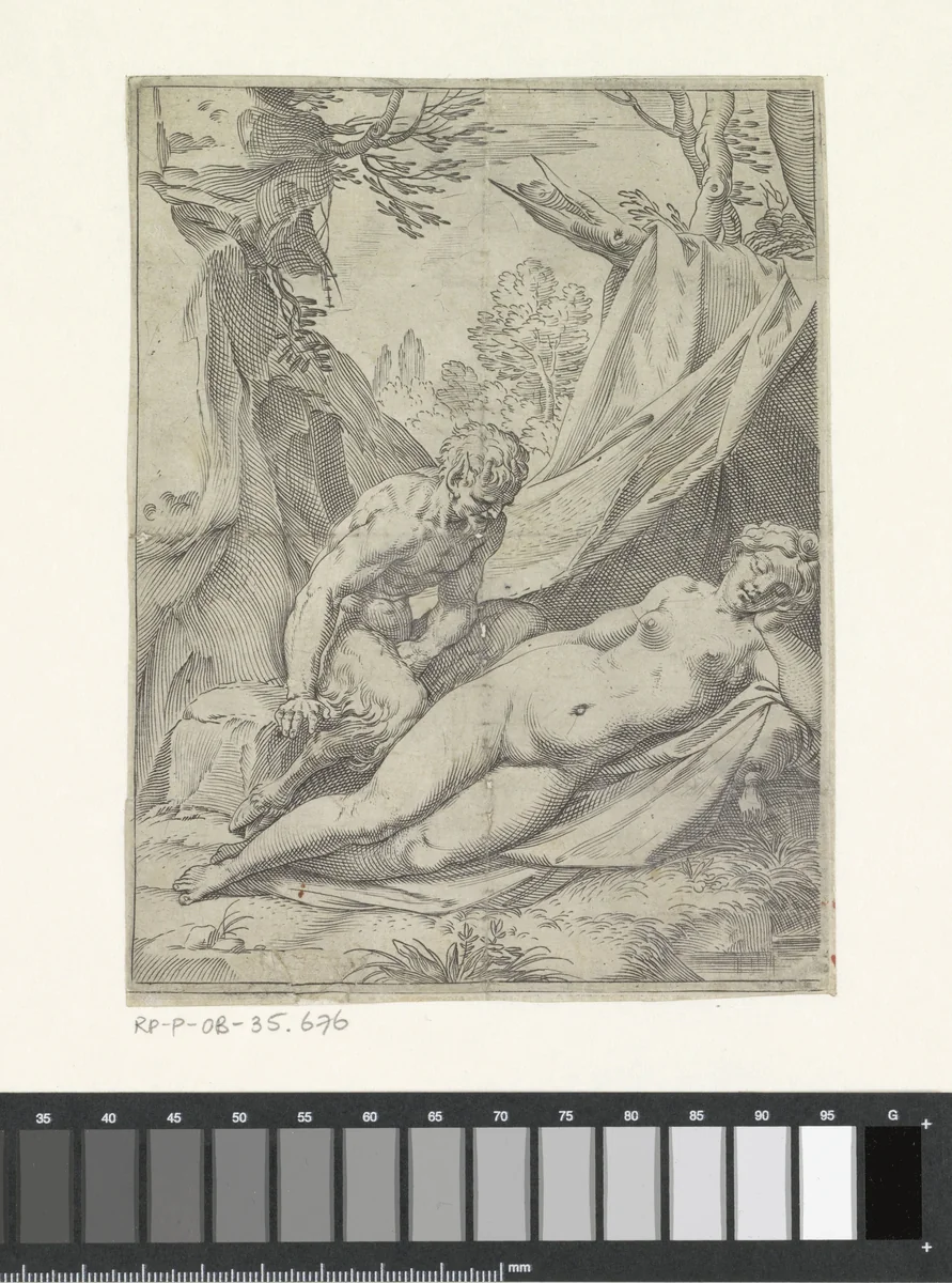 Sater bespiedt een slapende nimf by Agostino Carracci, print, 1590-1595