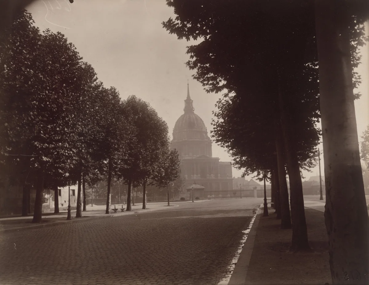 Avenue de Ségur by Eugène Atget, photograph, 1925