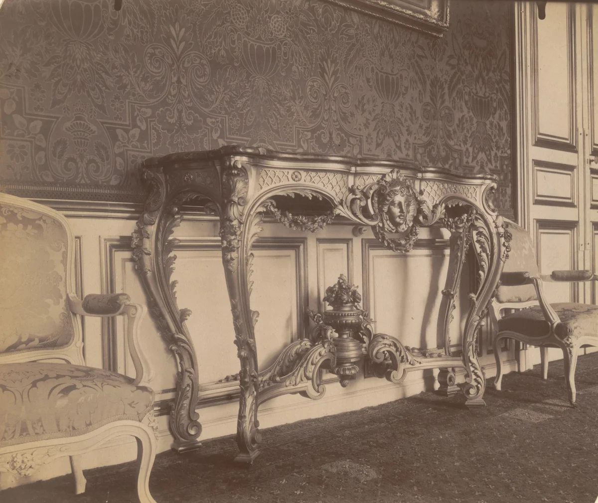 Ambassade d'Autriche, 57 rue de Varenne by Eugène Atget, photograph, 1905