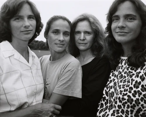 The Brown Sisters, Wellesley, Massachusetts by Nicholas Nixon, photograph, 1988