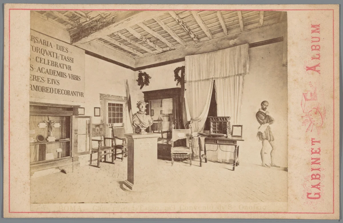 Interieur van een kamer gewijd aan Torquato Tasso in de Sant'Onofrio al Gianicolo in Rome by anonymous, photograph, 1870-1890