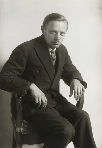 Sculptor [Hein Minkenberg] by August Sander, photograph, 1927