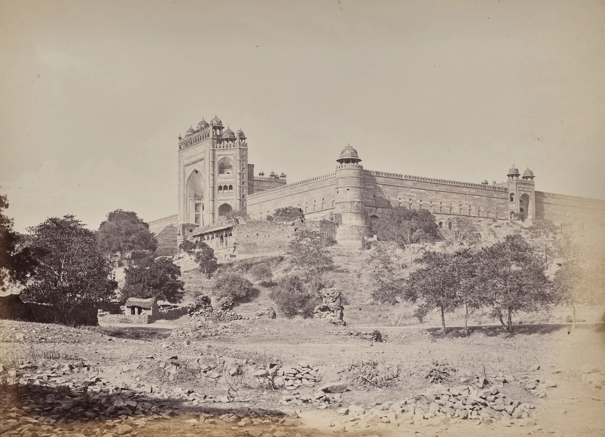 Fort of Futheypoor Sikre near Agra. The Residence of the Emperor Akbar by Samuel Bourne, photograph, 1863-1870