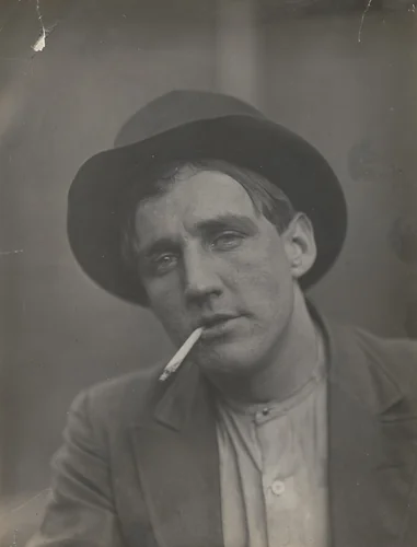 Newsie, St. Louis, Missouri by Lewis Wickes Hine, photograph, 1910