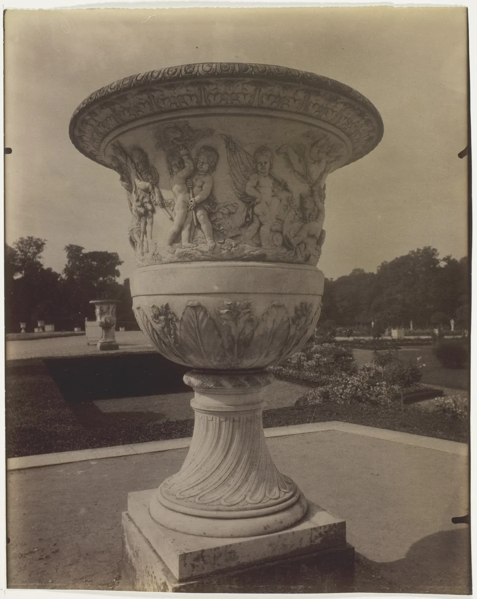 Versailles, Vase by Jean-Eugène-Auguste Atget, photograph, 1905