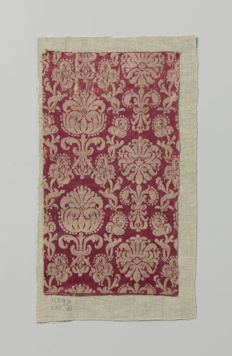 Fragment zijdeweefsel by anonymous, textile, 1600-1699
