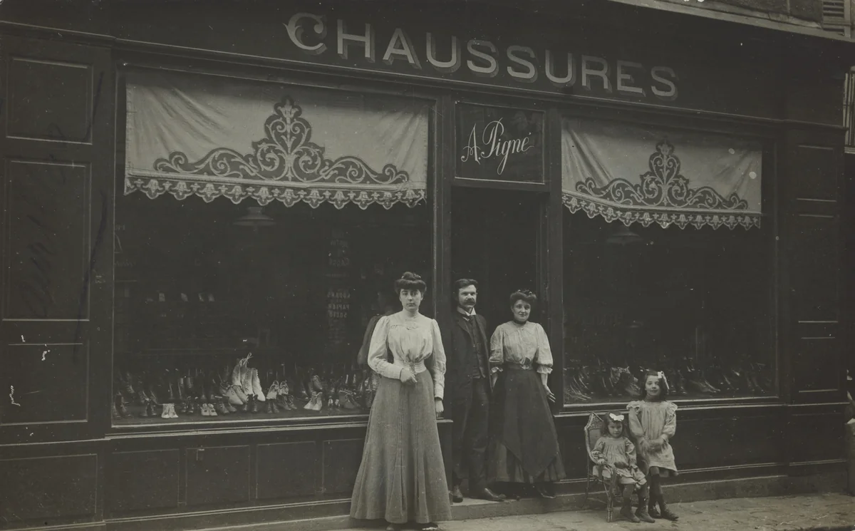 Magasin de chaussures, A. Pigné, Aurillac by Unidentified Photographer, photograph, 1905