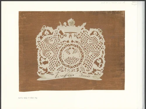 Huwelijksknipsel met twee in elkaar geslagen handen en vogels by anonymous, other, 1750-1849