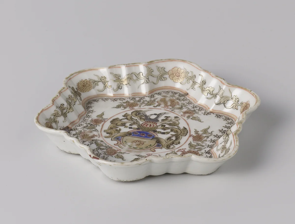 Spoon tray with a coat of arms and floral scrolls by anonymous, other, 1725-1749