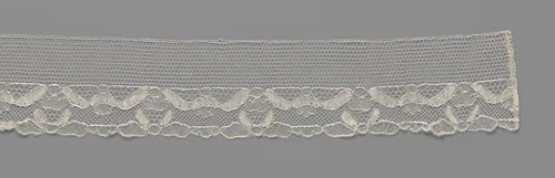 Strook kloskant met w-vorm rond wolk-achtige motieven by anonymous, other, 1840-1849