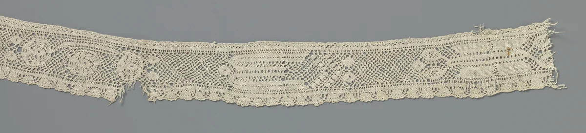 Strook kloskant met drie verschillende langgerekte motieven by anonymous, other, 1850-1899