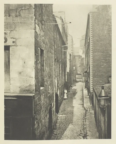 Laigh Kirk Close by Thomas Annan, photograph, 1868