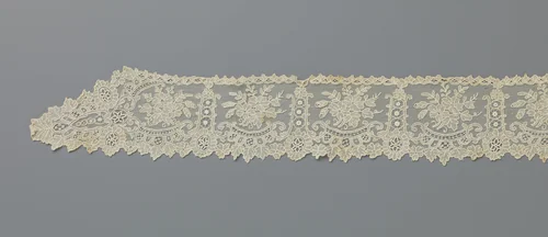 Kraag van naaldkant met bloemtak in u-vormig cartouche by anonymous, textile, 1860-1880