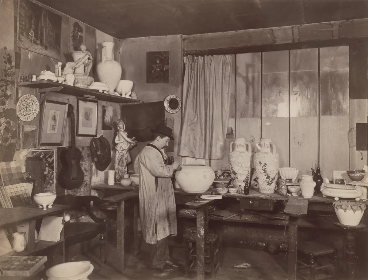 Atelier décoration by Eugène Atget, photograph, 1921