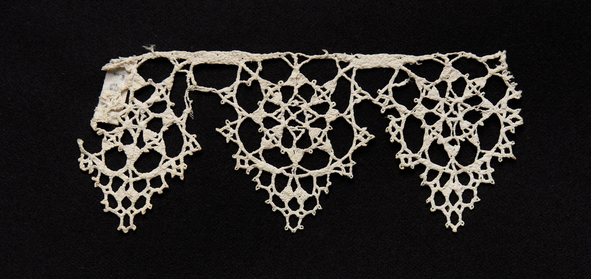 Bobbin Lace (Needlepoint Design) Edging of Points by Unknown, textile, 1500-1699