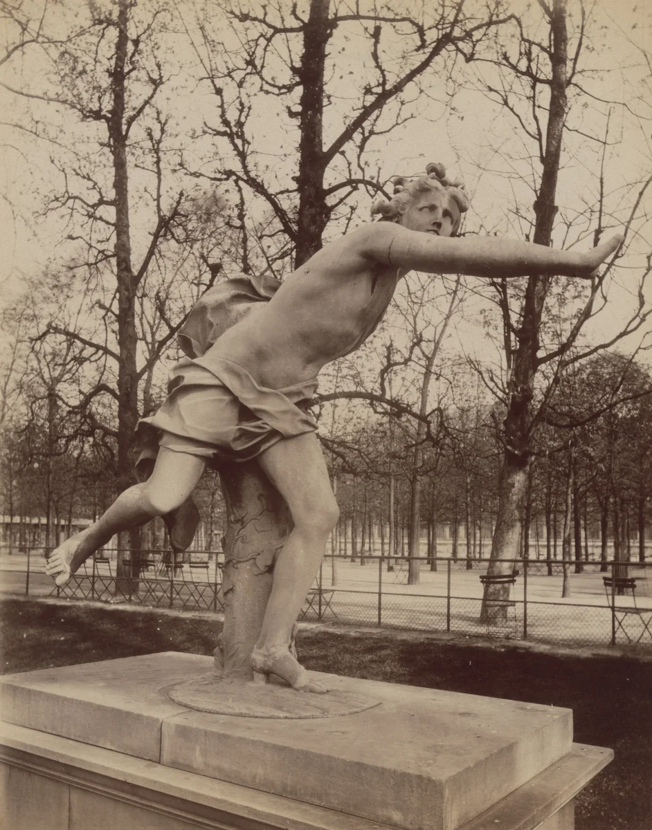 Tuileries, Coureur par Lepautre by Eugène Atget, photograph, 1911