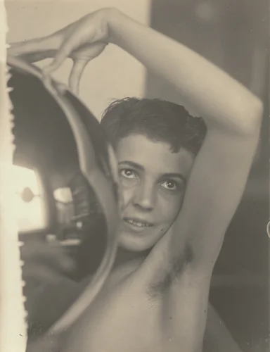 Edelgard von Wulffen, Weaver by Elisabeth Lindemann, photograph, 1927