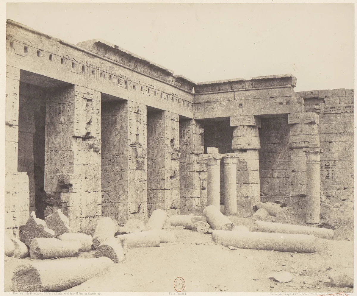 Médînet-Abou (Thèbes). Constructions Postérieures - Deuxiéme Cour by Félix Teynard, photograph, 1851-1852