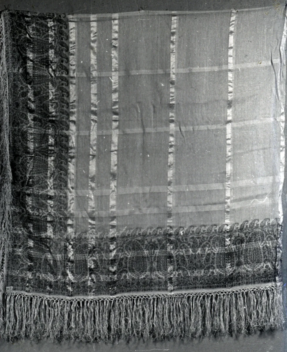 Shawl by France, textile, 1840-1860