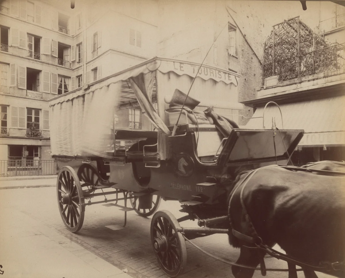 Voiture de Touristes by Eugène Atget, photograph, 1908